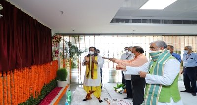 Dr. Harsh Vardhan inaugurated India's first public sector hospital.